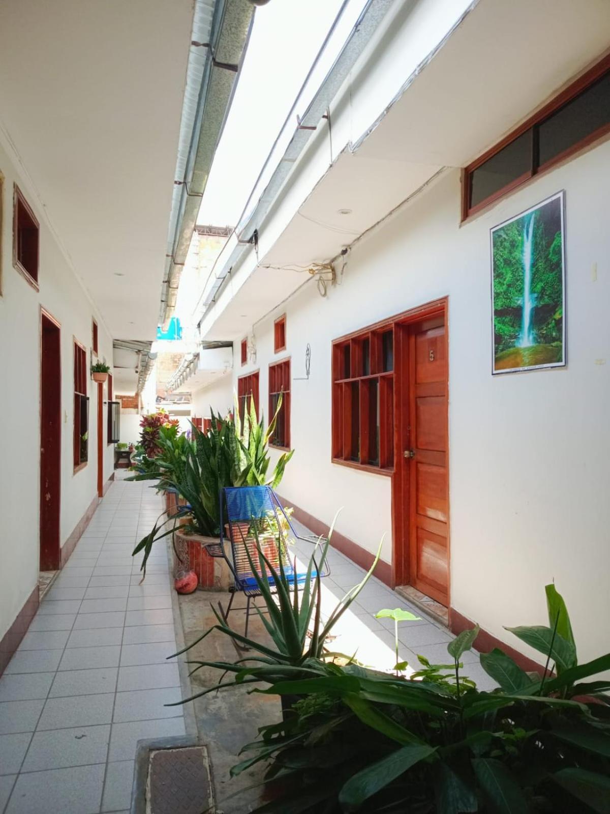 Tengana Hospedaje Y Tours ตาราโปโต ภายนอก รูปภาพ